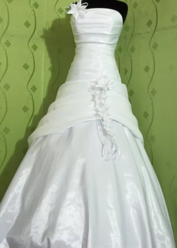 Продам свадебное платье б/у 1 раз
